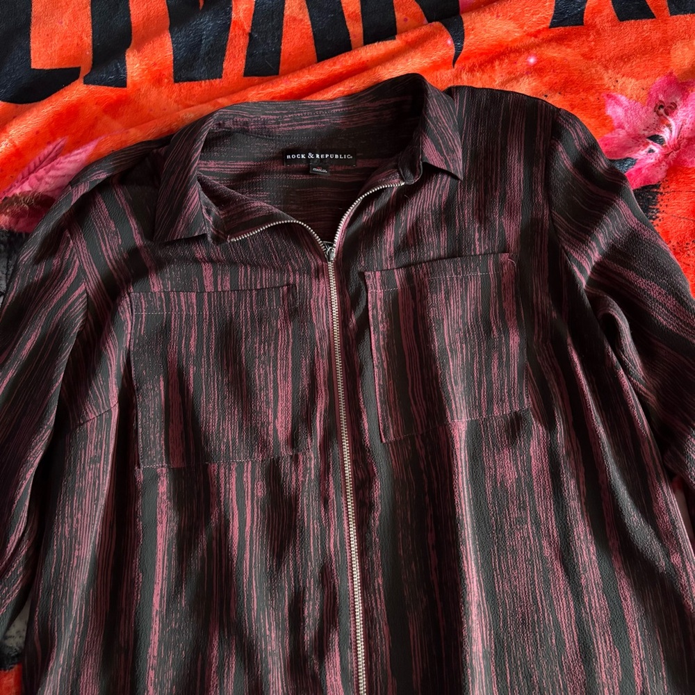 Rock & Republic Black and Red Zip-Up Blouse - Picture 3 of 3
